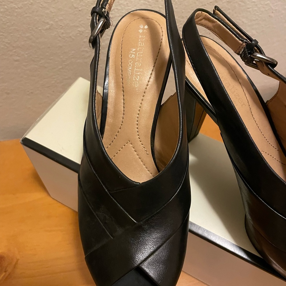 Naturalizer comfy black heels size 6 - Picture 2 of 5